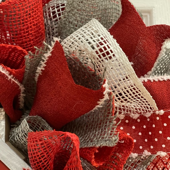 Valentine’s wreath “LOVE Lives Here” HANDPAINTED silhouette can b pet customized - Picture 5 of 6